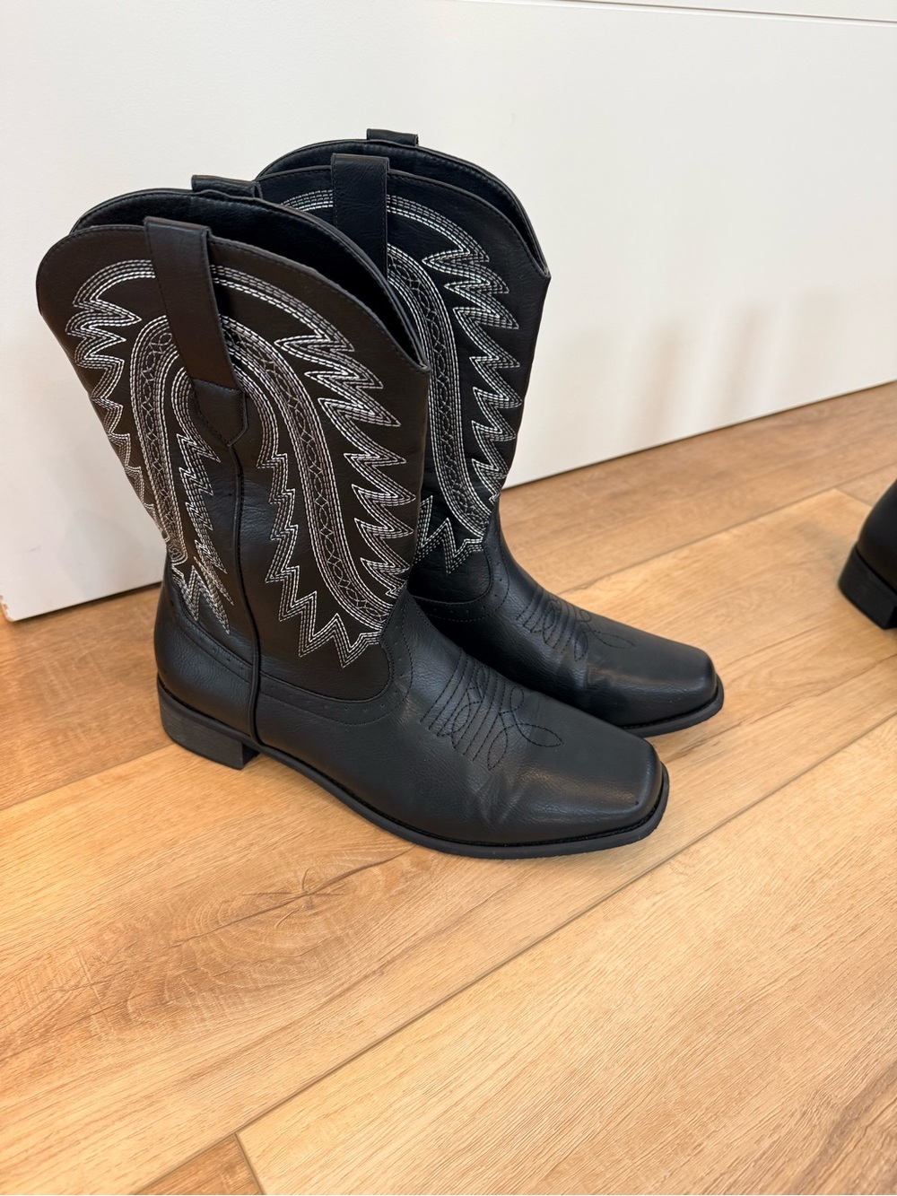 Cowboy boots black leather